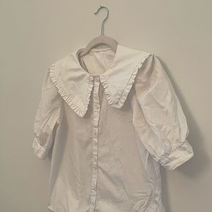 White scalloped-trim collar blouse